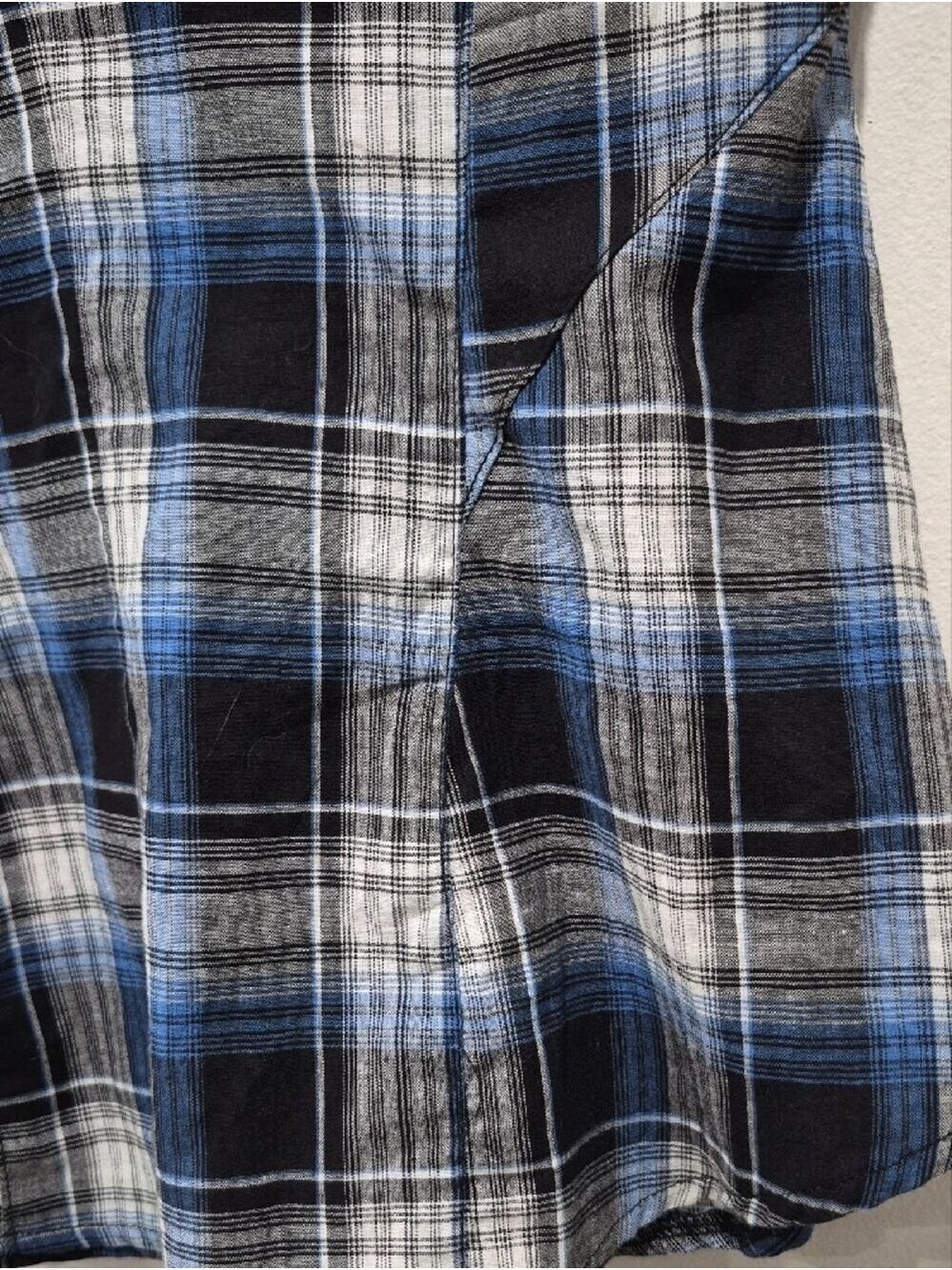 Le Château Blue, White & Gray Plaid Sweetheart Neck Top – NWT - Picture 6 of 13